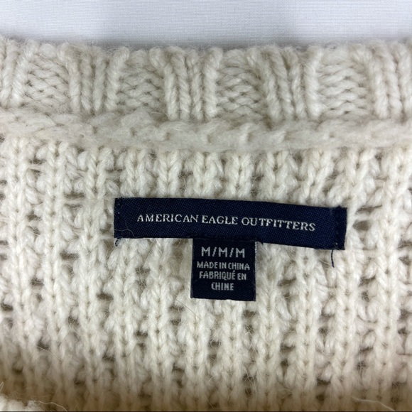 American Eagle Crewneck Sweater Cream Ivory Knit Fluffy Soft Medium - Picture 10 of 11